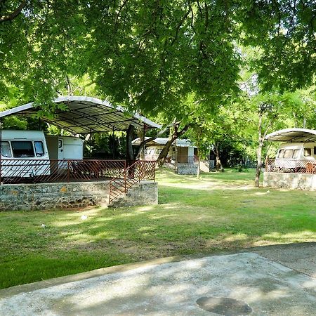 Malwathu Oya Caravan Park Acomodação com café da manhã Anuradhapura Exterior foto
