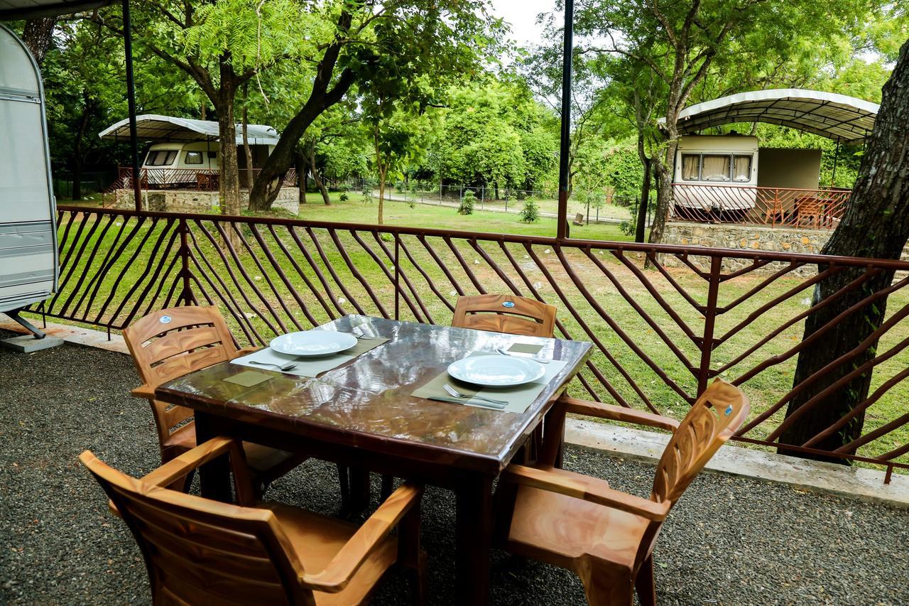Malwathu Oya Caravan Park Acomodação com café da manhã Anuradhapura Exterior foto