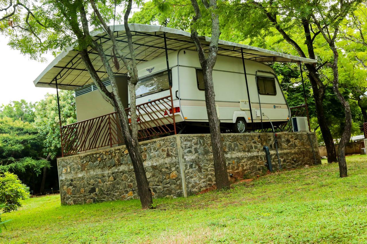 Malwathu Oya Caravan Park Acomodação com café da manhã Anuradhapura Exterior foto
