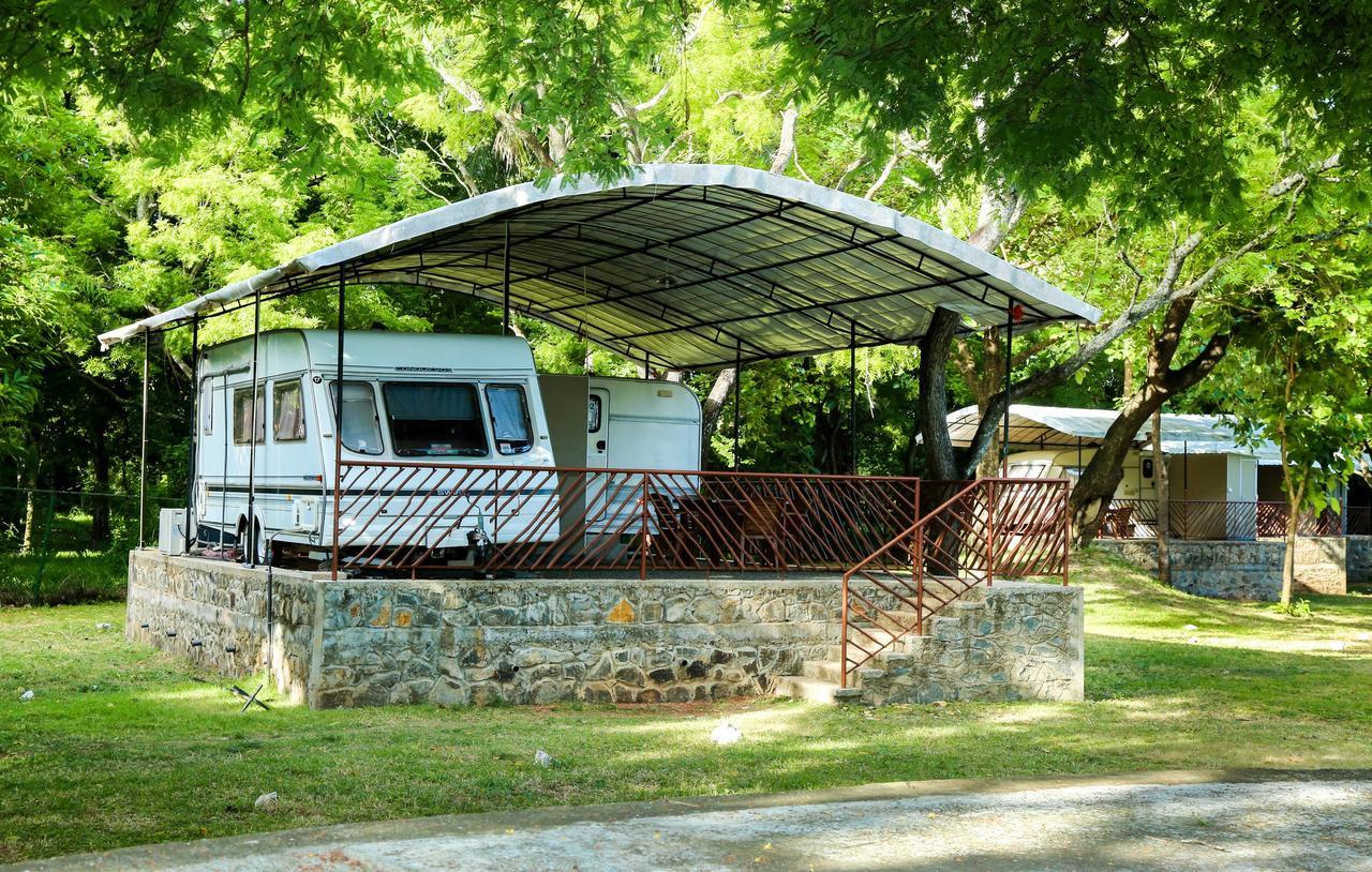 Malwathu Oya Caravan Park Acomodação com café da manhã Anuradhapura Exterior foto