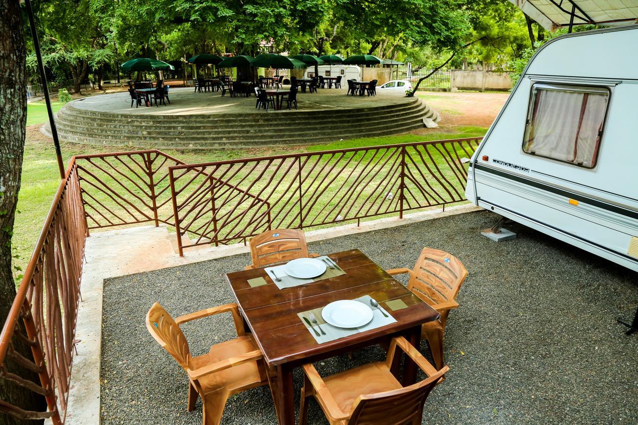 Malwathu Oya Caravan Park Acomodação com café da manhã Anuradhapura Exterior foto