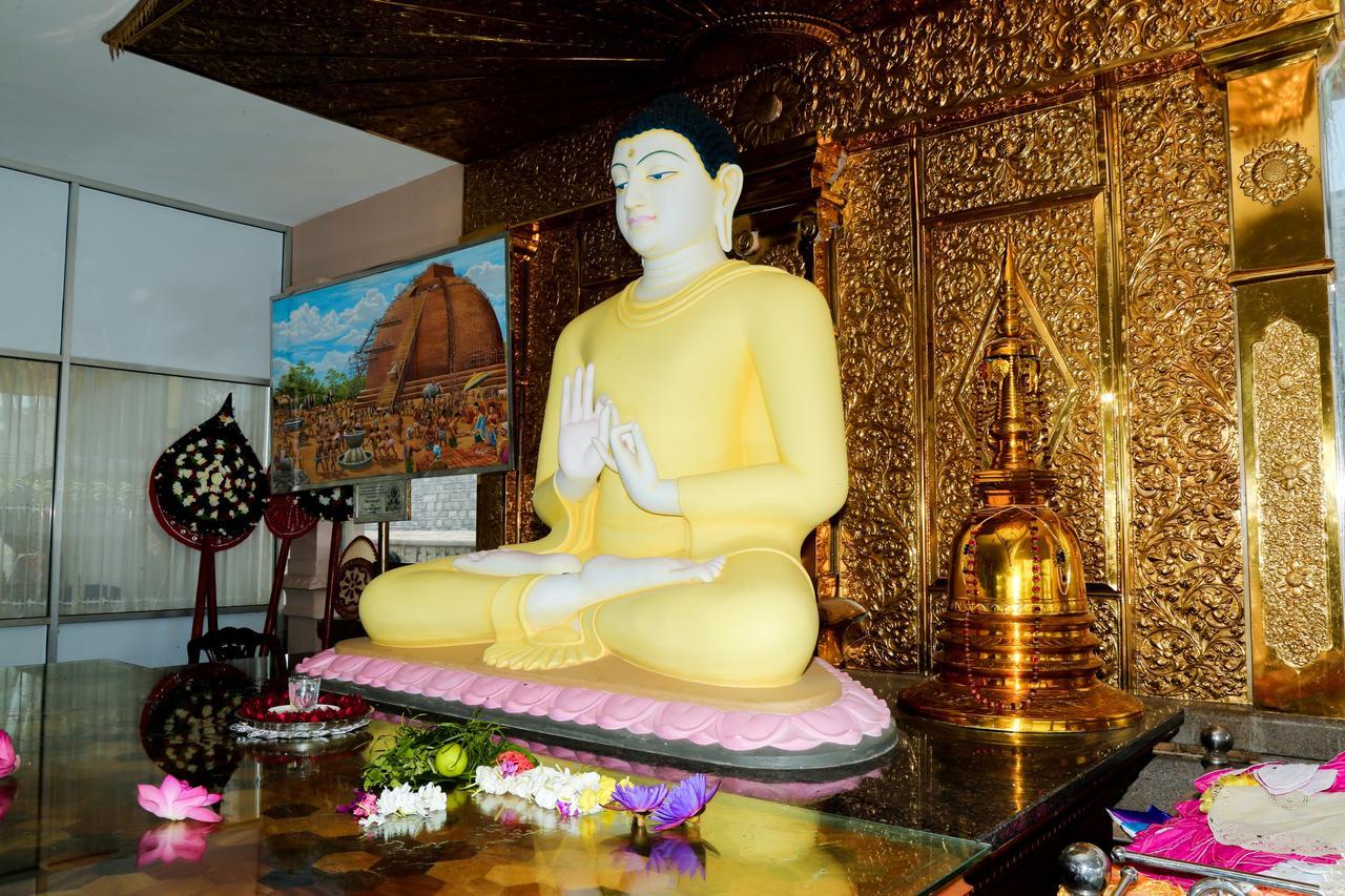 Malwathu Oya Caravan Park Acomodação com café da manhã Anuradhapura Exterior foto