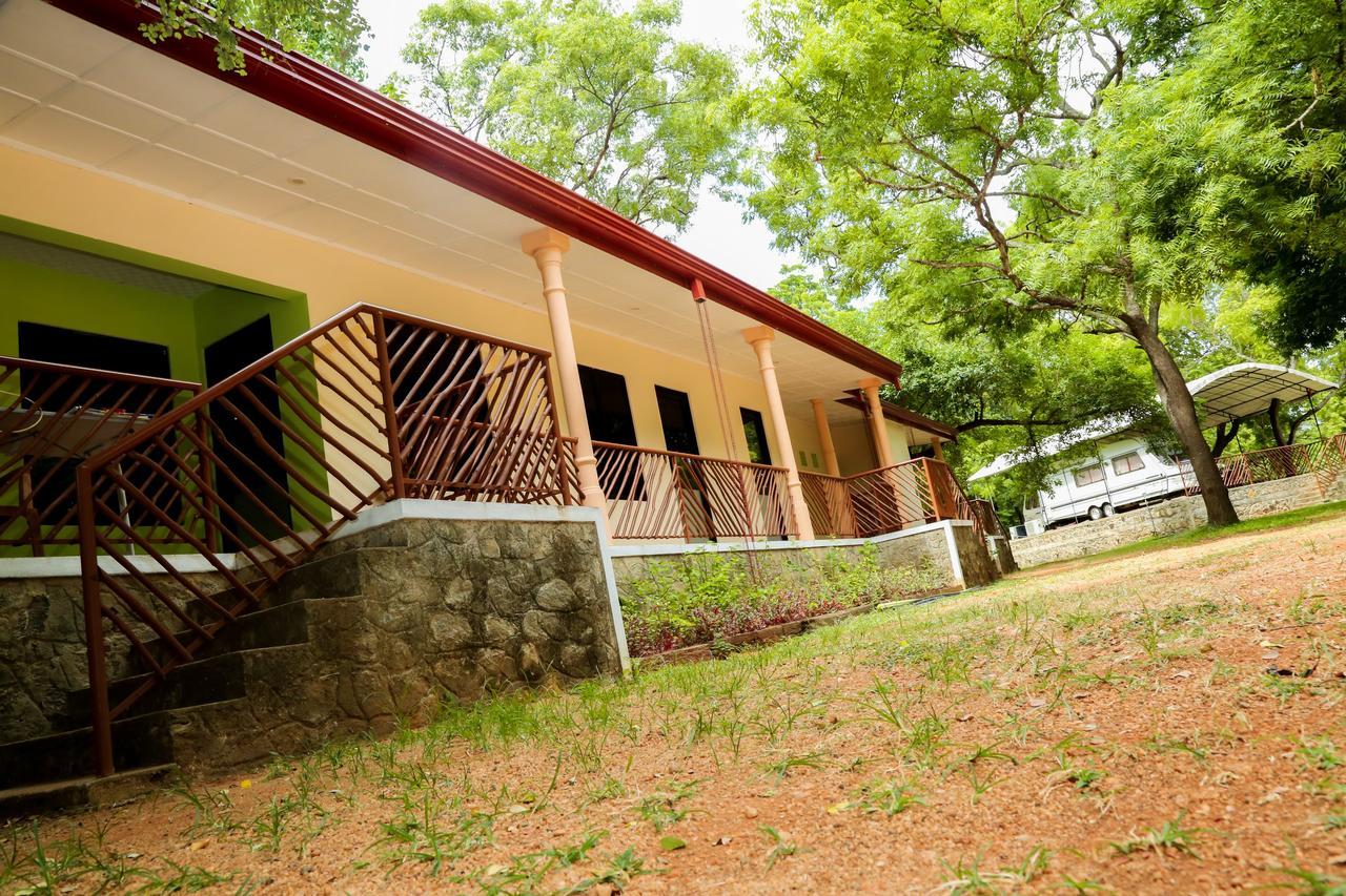 Malwathu Oya Caravan Park Acomodação com café da manhã Anuradhapura Exterior foto
