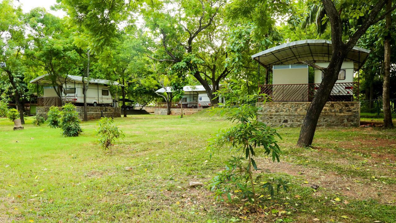 Malwathu Oya Caravan Park Acomodação com café da manhã Anuradhapura Exterior foto